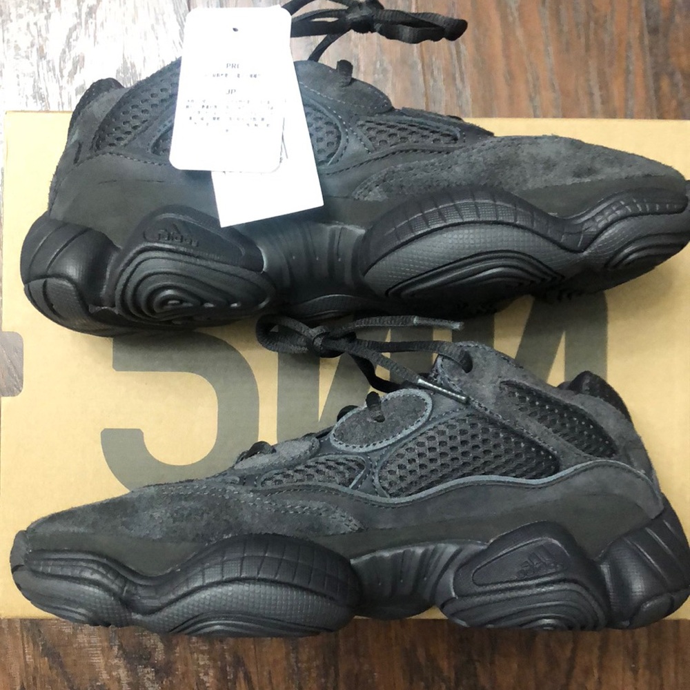 ❌SOLD❌ YEEZY 500 “Utility Black” size 6 M / 7 W